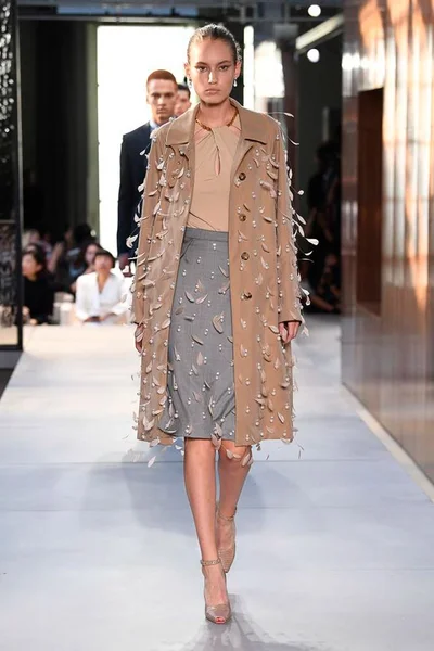 Look 44